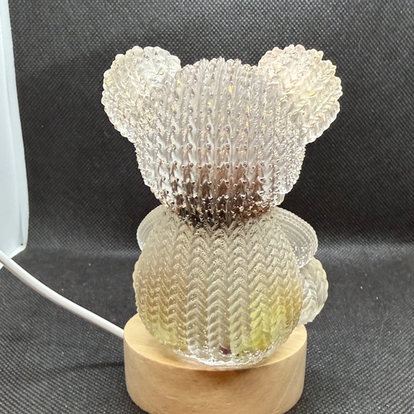 Elegant Resin Moody Bear Figurine - Cream and Brown - Picture 6 of 8